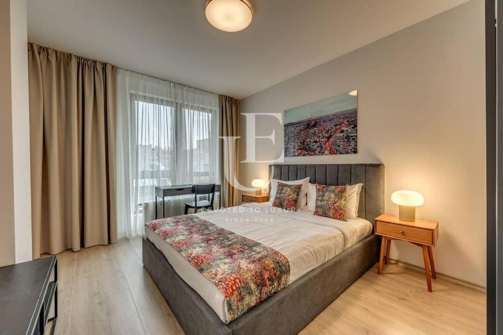 New York: A Spacious Modern Apartment With Parking Sofia Ngoại thất bức ảnh