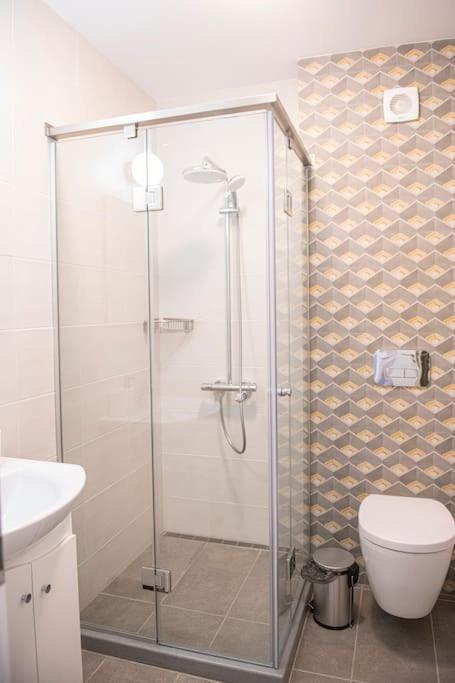 New York: A Spacious Modern Apartment With Parking Sofia Ngoại thất bức ảnh