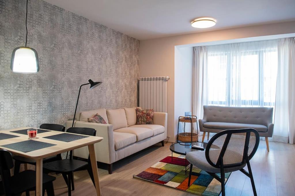 New York: A Spacious Modern Apartment With Parking Sofia Ngoại thất bức ảnh