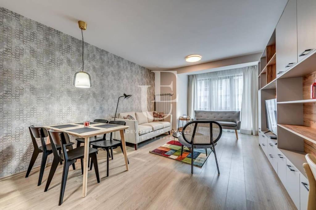 New York: A Spacious Modern Apartment With Parking Sofia Ngoại thất bức ảnh