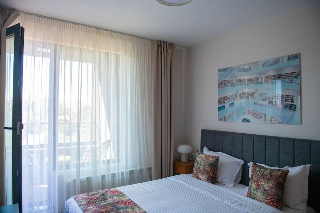 New York: A Spacious Modern Apartment With Parking Sofia Ngoại thất bức ảnh