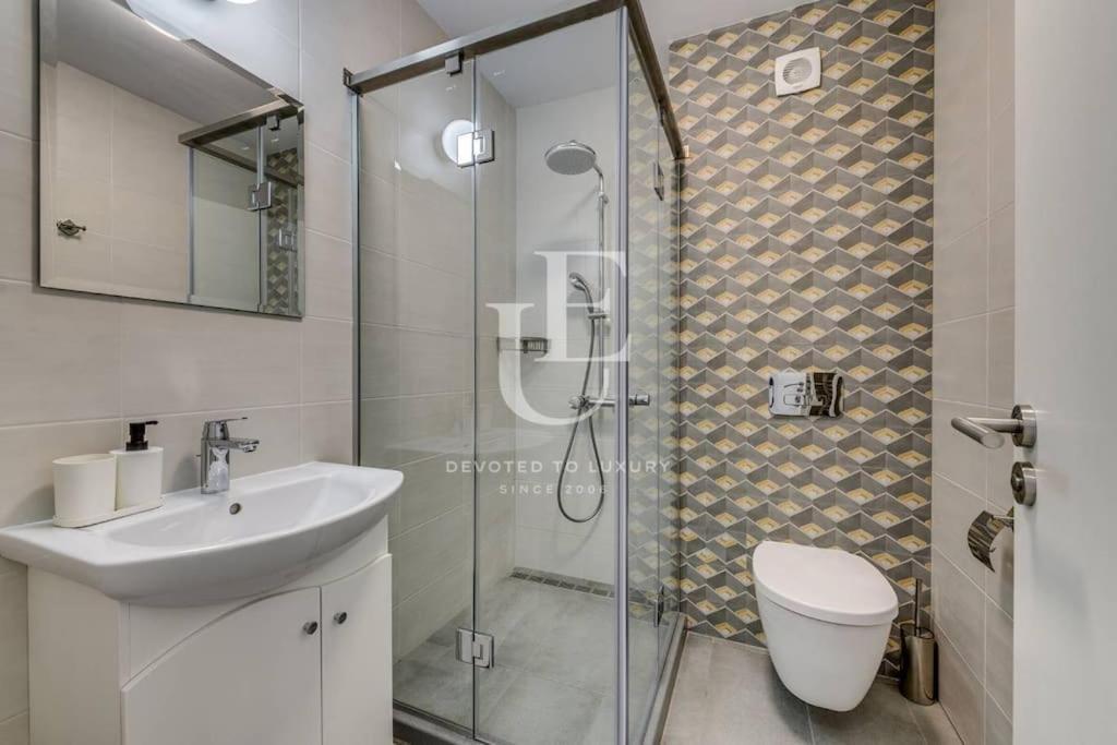 New York: A Spacious Modern Apartment With Parking Sofia Ngoại thất bức ảnh